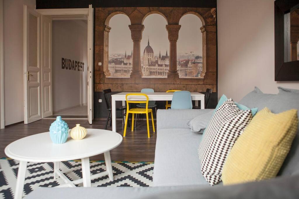 Voros Downtown Apartment With Free Parking — Fotók 1